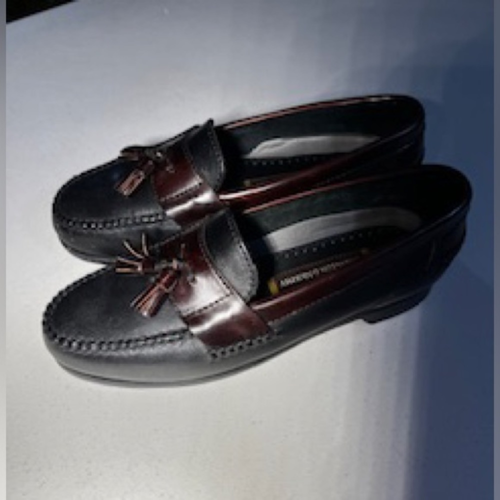 Johnston Murphy, size 9, slip on, barely worn